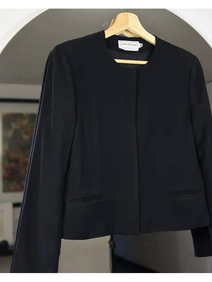 Chaqueta negra de lana 5