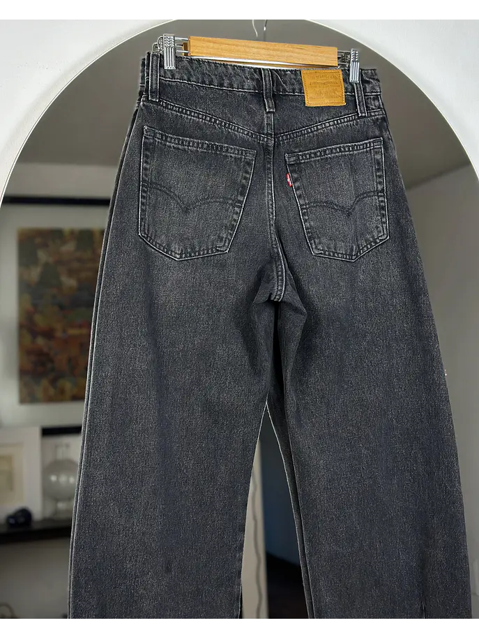 Pantalón negro lavado 6