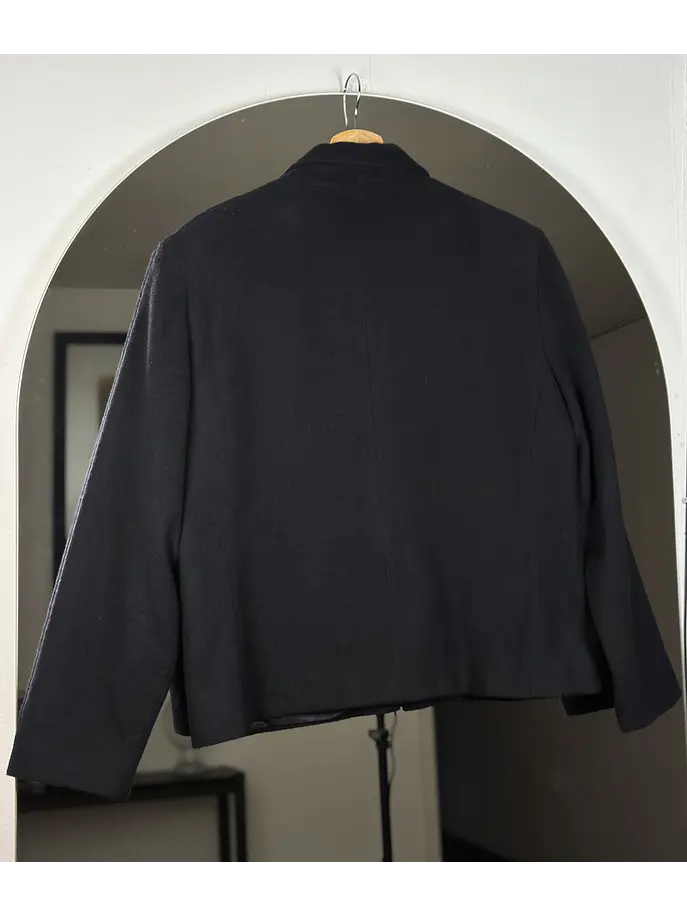 Chaqueta negra de lana 4