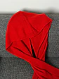 Capucha con bufanda roja - Miniatura 2