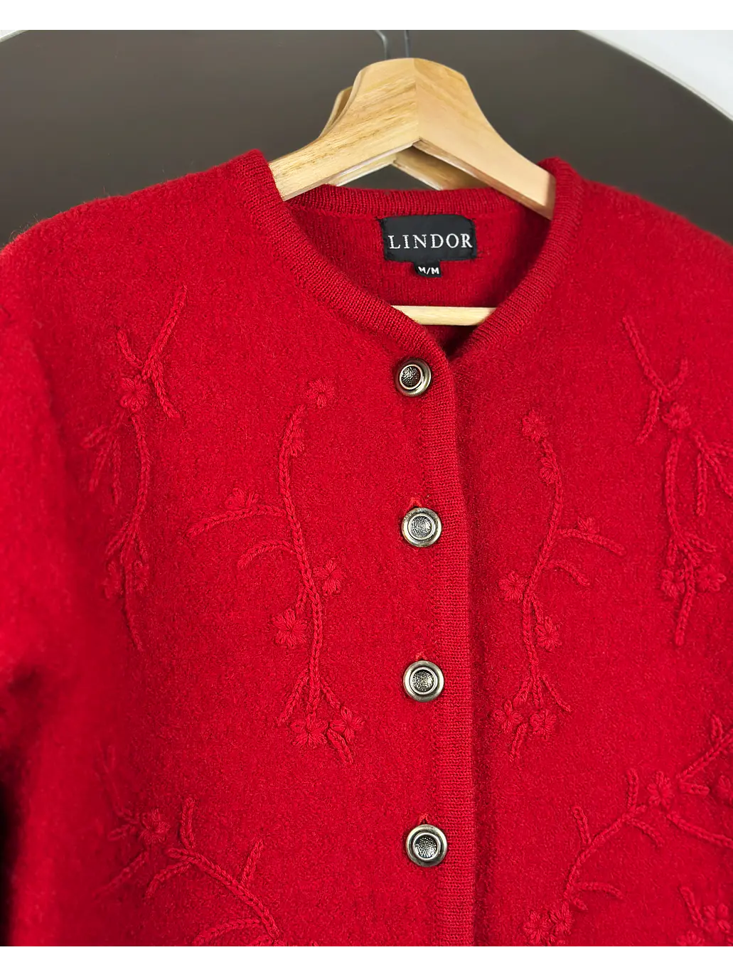 Chaqueta de lana roja bordada 3