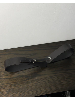 Cinturón de cuero negro 