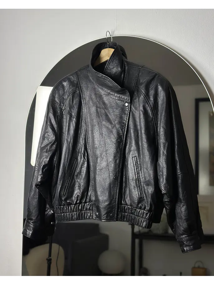 Chaqueta de cuero negra  1