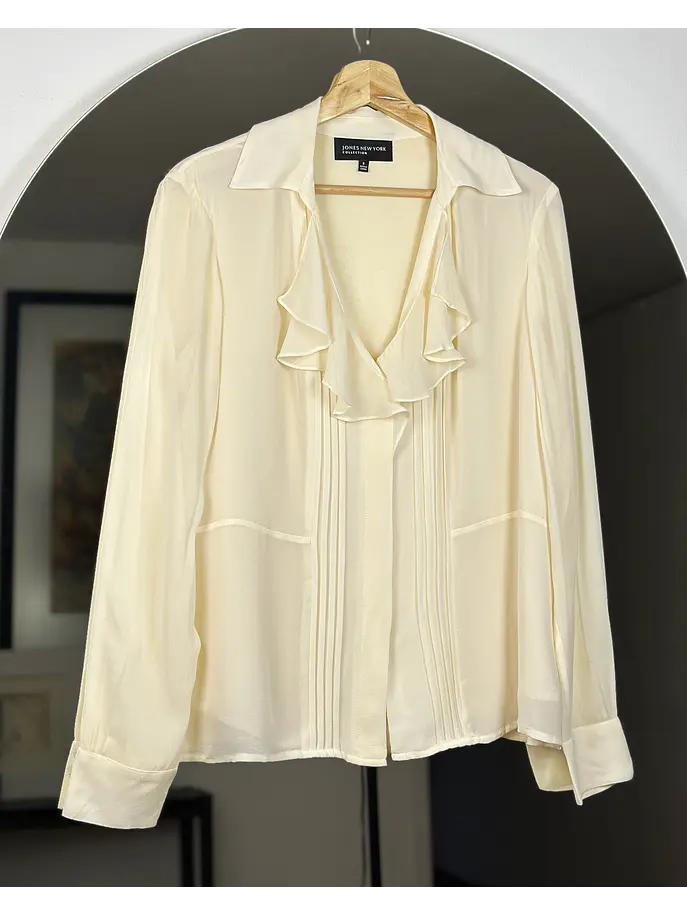 Blusa de seda color crema 1