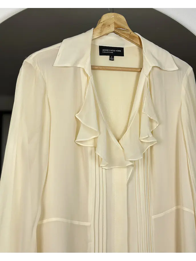 Blusa de seda color crema 2