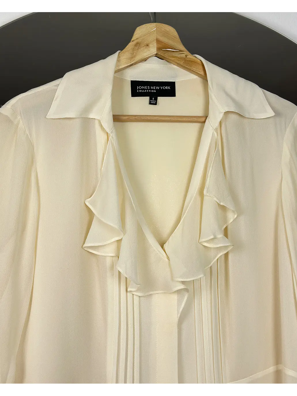 Blusa de seda color crema 3