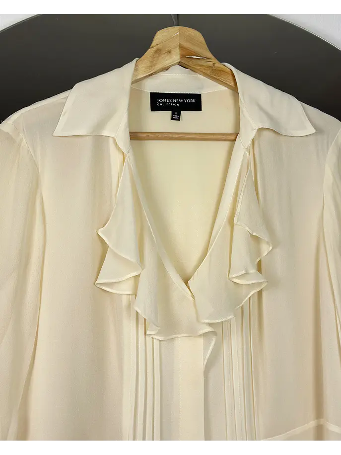 Blusa de seda color crema 3