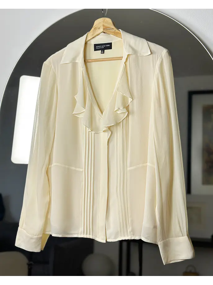Blusa de seda color crema 4
