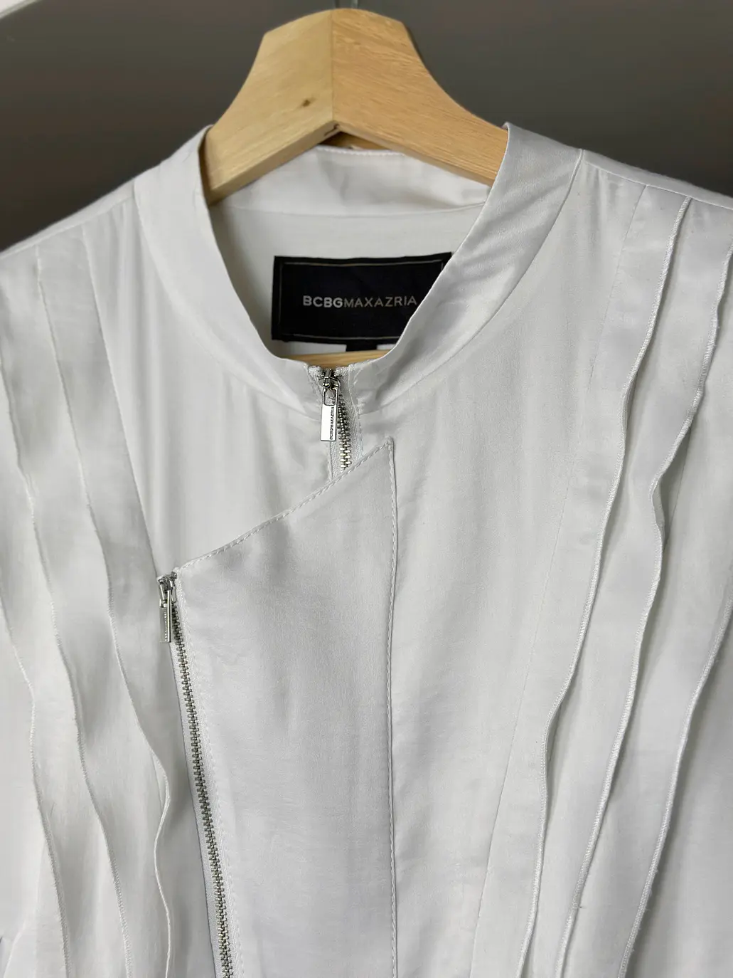 Chaqueta blanca satinada 4