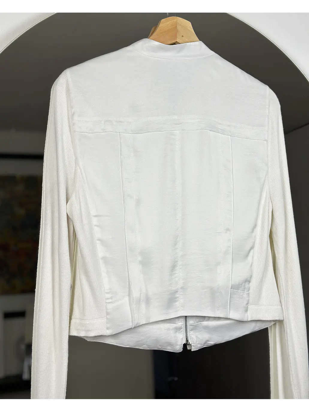 Chaqueta blanca satinada 6