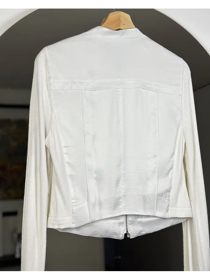 Chaqueta blanca satinada 6
