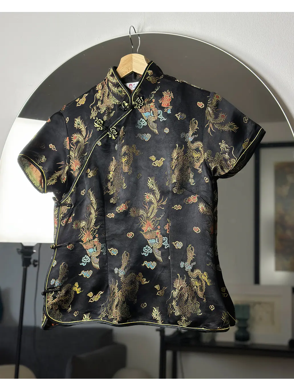 Camisa satinada estilo qipao 4