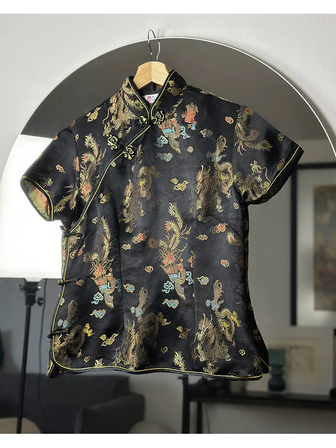 Camisa satinada estilo qipao 4