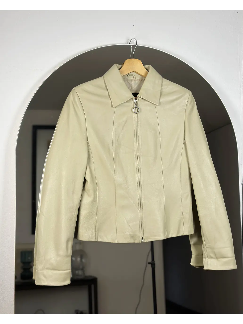 Chaqueta de cuero beige 1