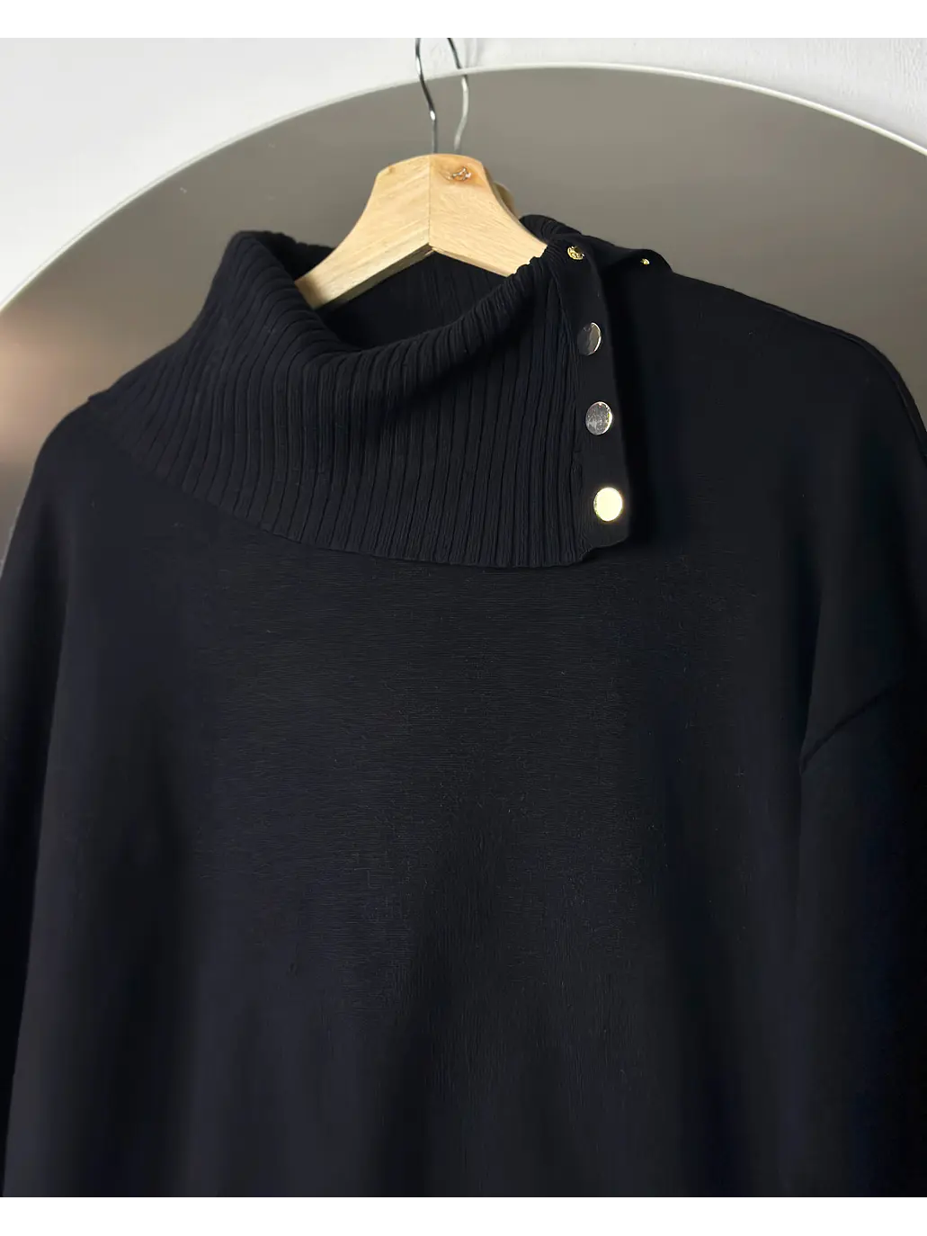 Chaleco negro cuello caído  2