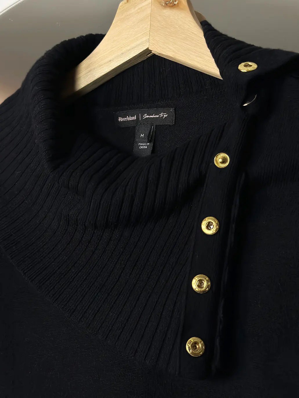 Chaleco negro cuello caído  4