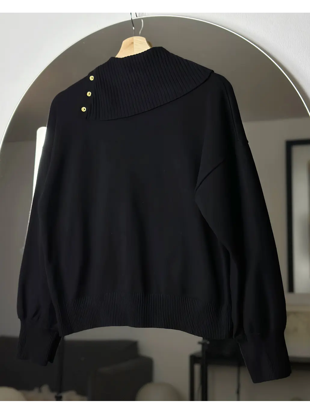 Chaleco negro cuello caído  5