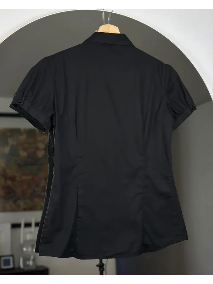 Camisa negra manga corta 4