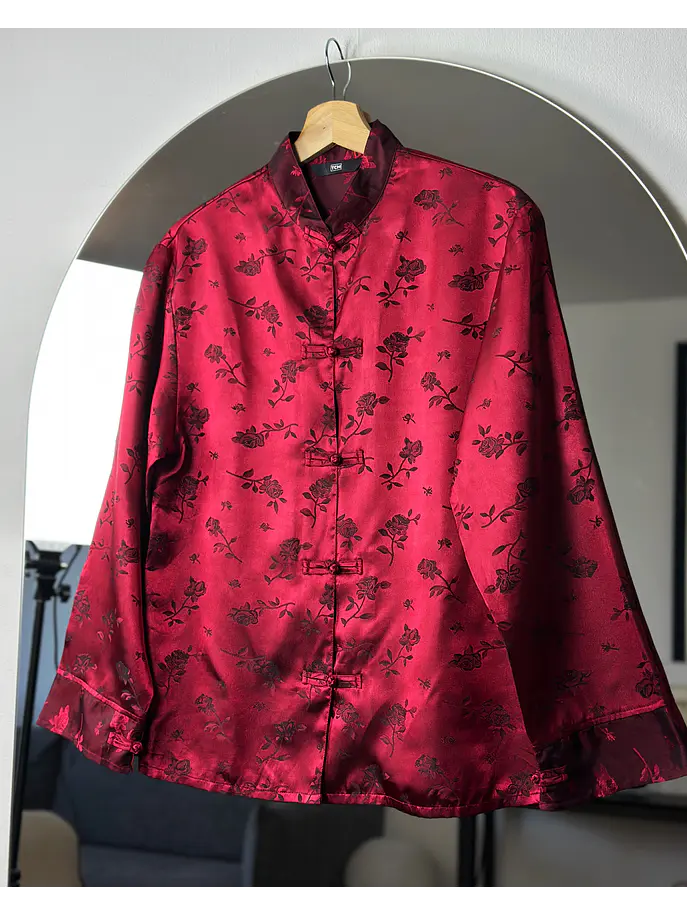 Camisa roja estilo oriental  3