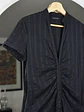Camisa negra escotada - Miniatura 2