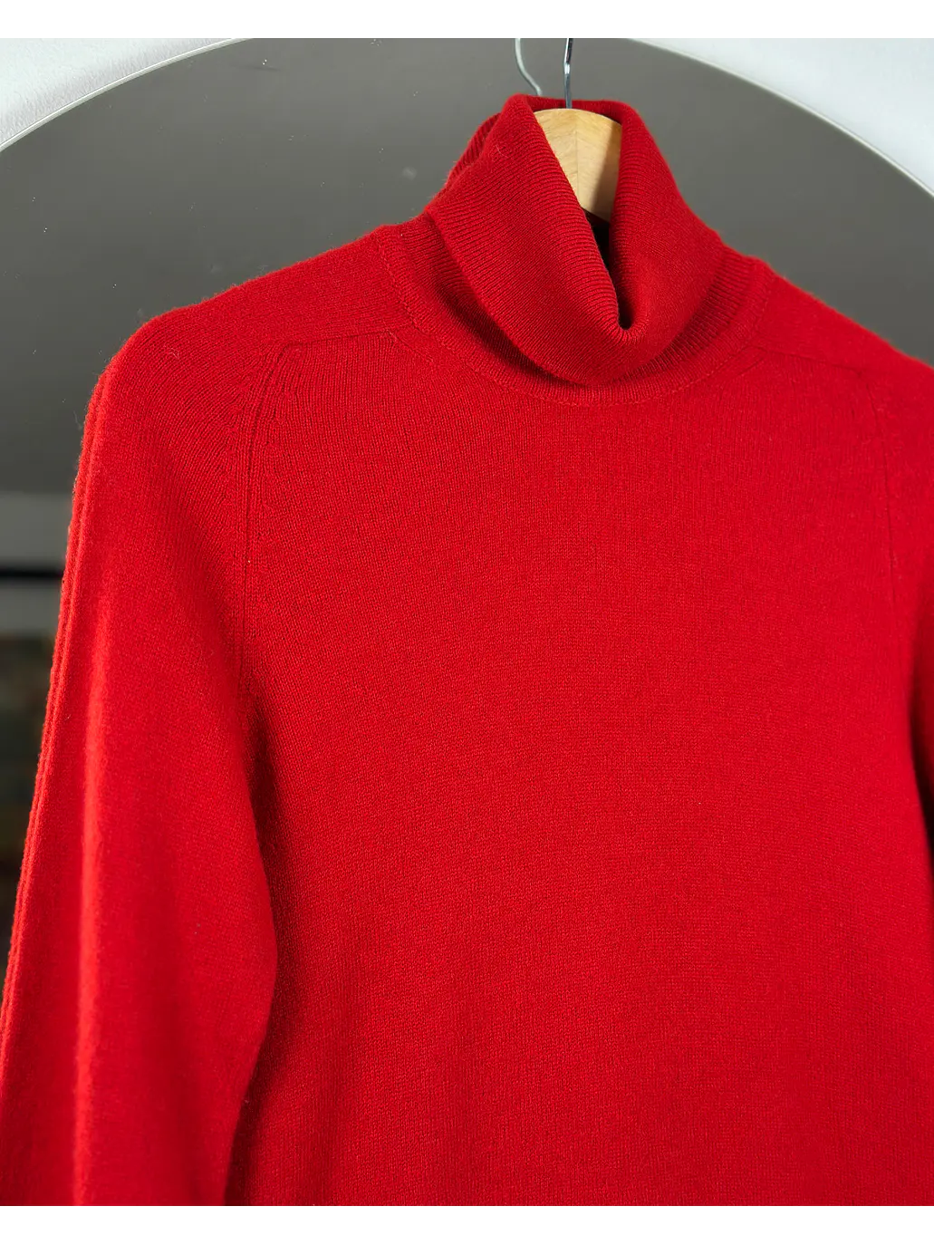 Suéter rojo con cuello 4