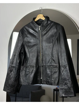 Chaqueta de cuero negra 