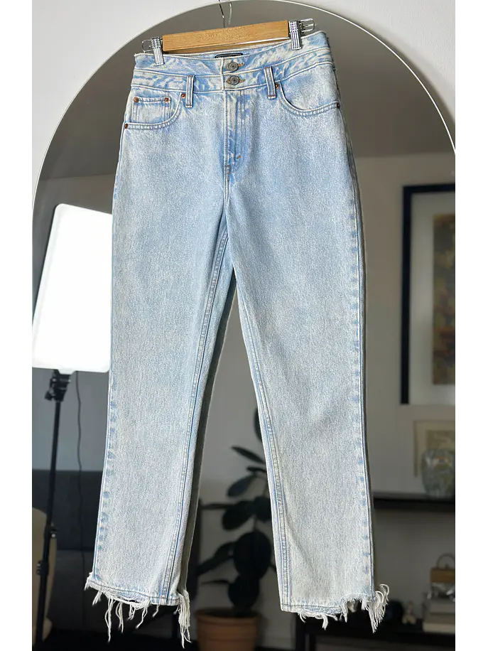 Jeans celeste claro 2