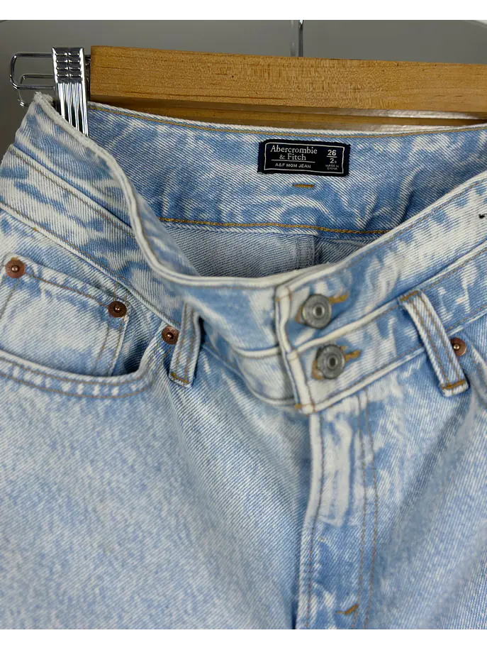 Jeans celeste claro 4