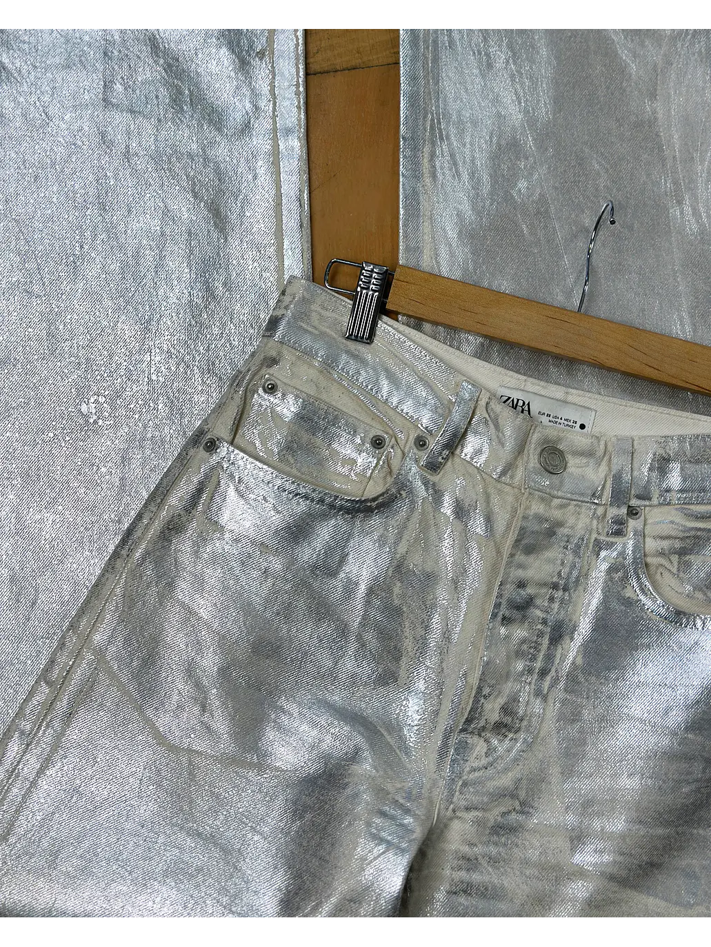 Pantalón de mezclilla metalizado 7