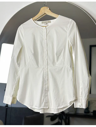 Camisa blanca entallada