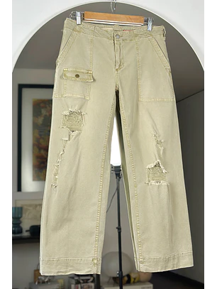 Pantalón beige tiro bajo