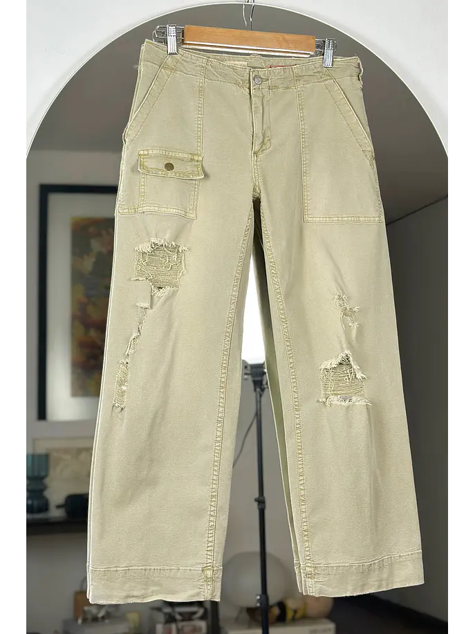 Pantalón beige tiro bajo 1