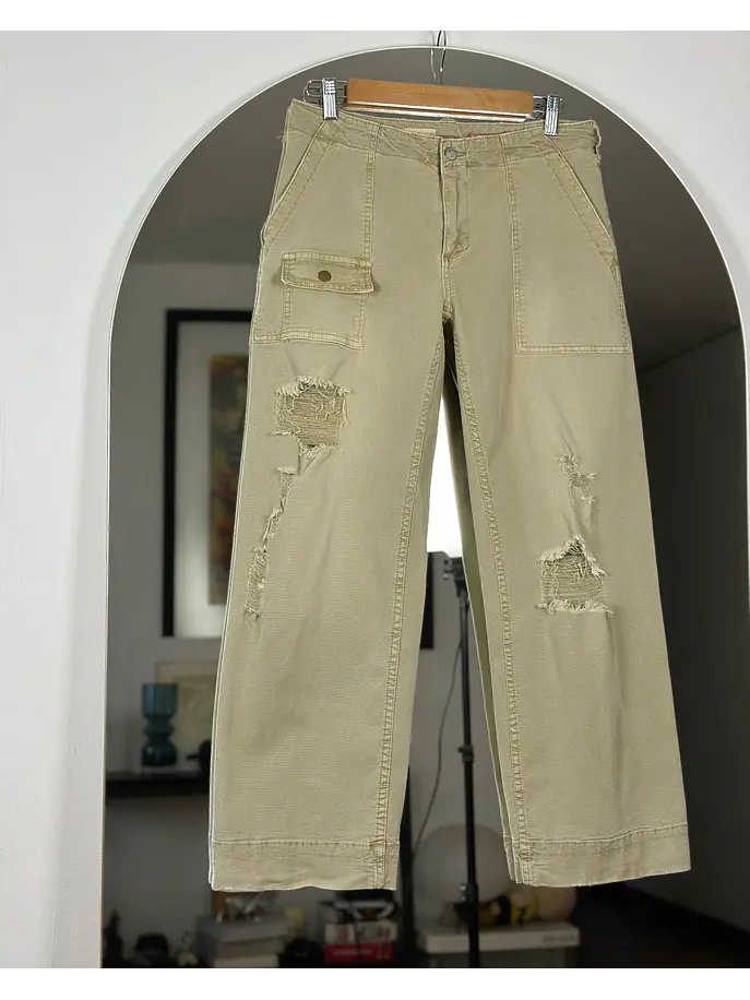 Pantalón beige tiro bajo 5