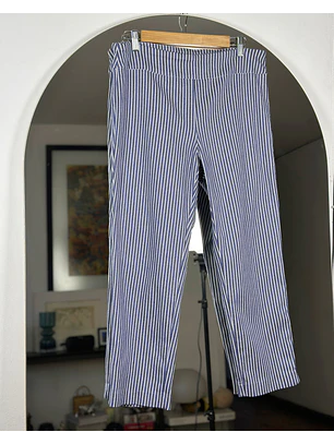 Pantalón capri rayado