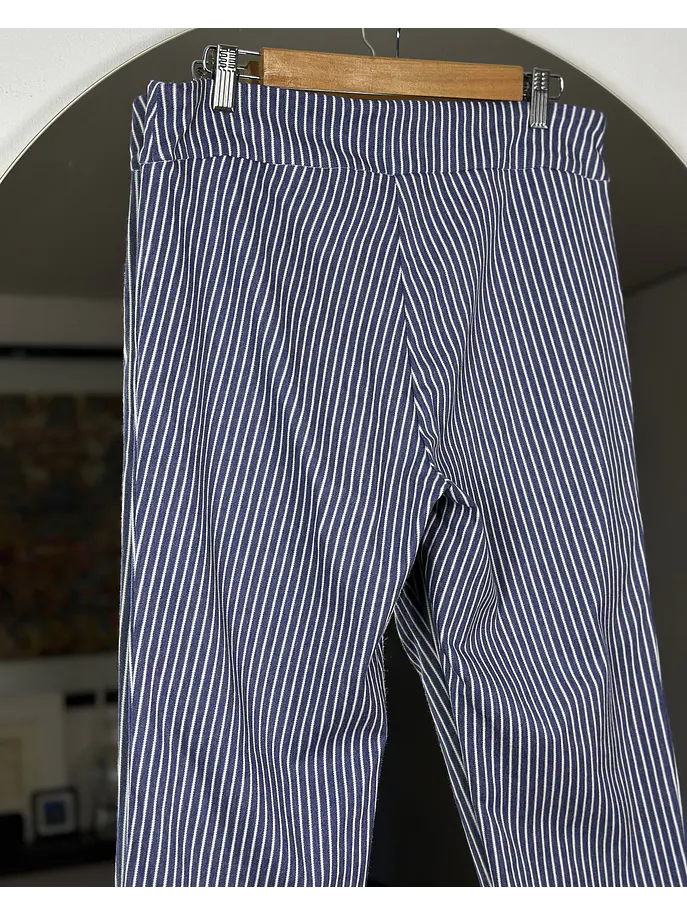 Pantalón capri rayado 6