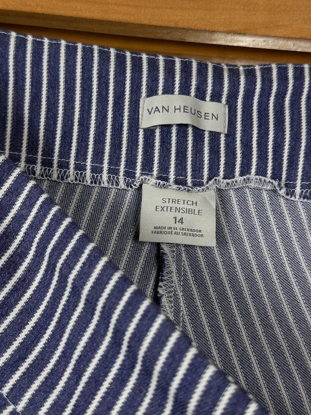 Pantalón capri rayado 8