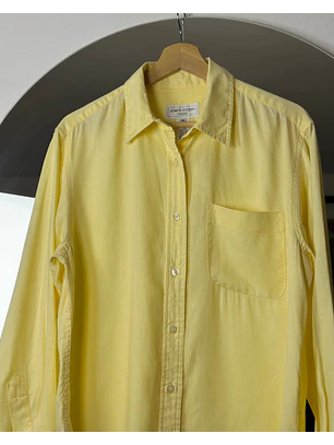 Camisa amarilla de lino