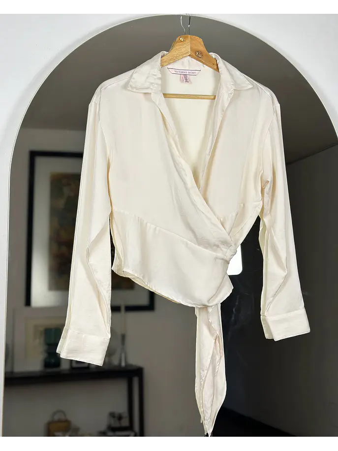 Camisa crema satinada 1