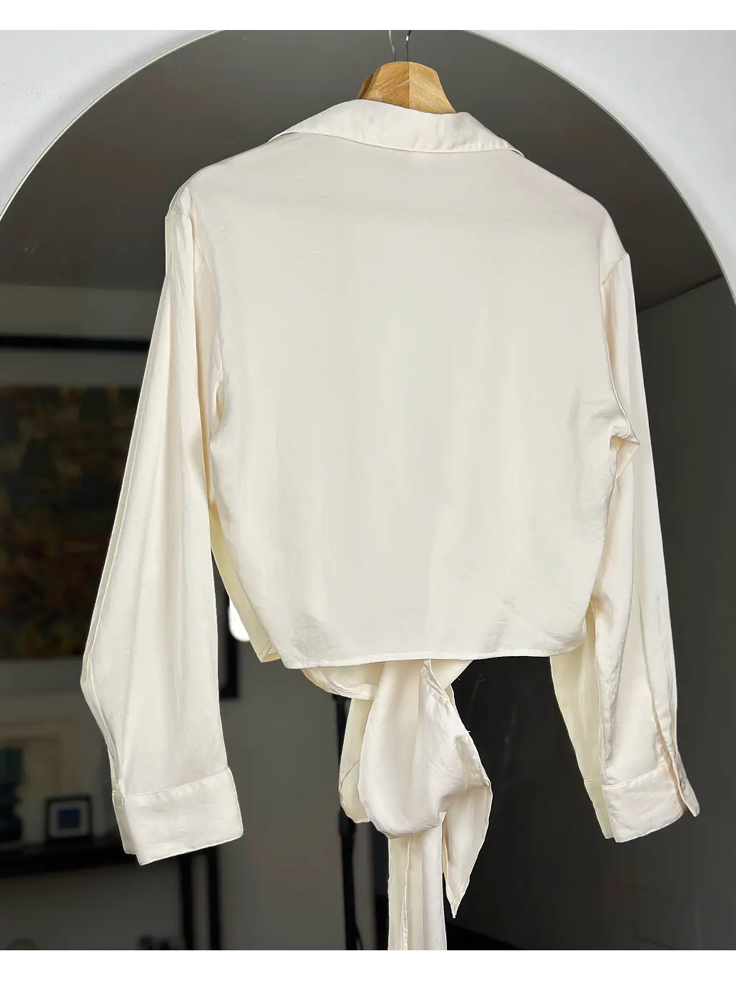 Camisa crema satinada 2