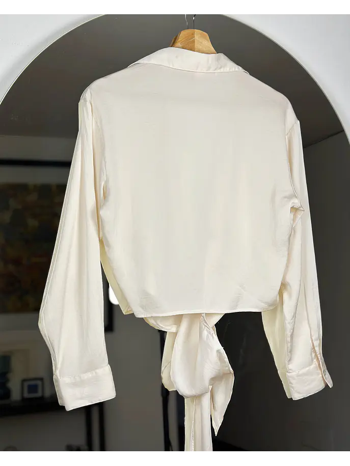 Camisa crema satinada 2