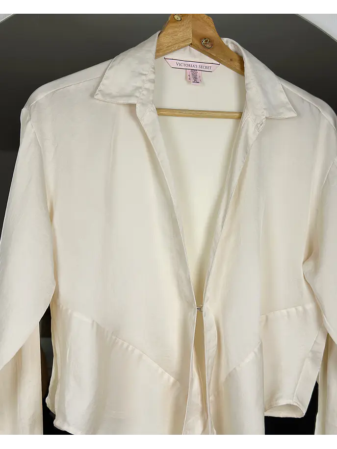 Camisa crema satinada 4