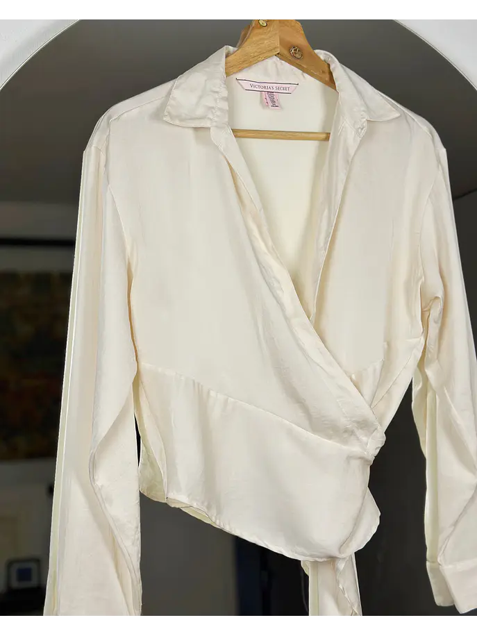 Camisa crema satinada 5