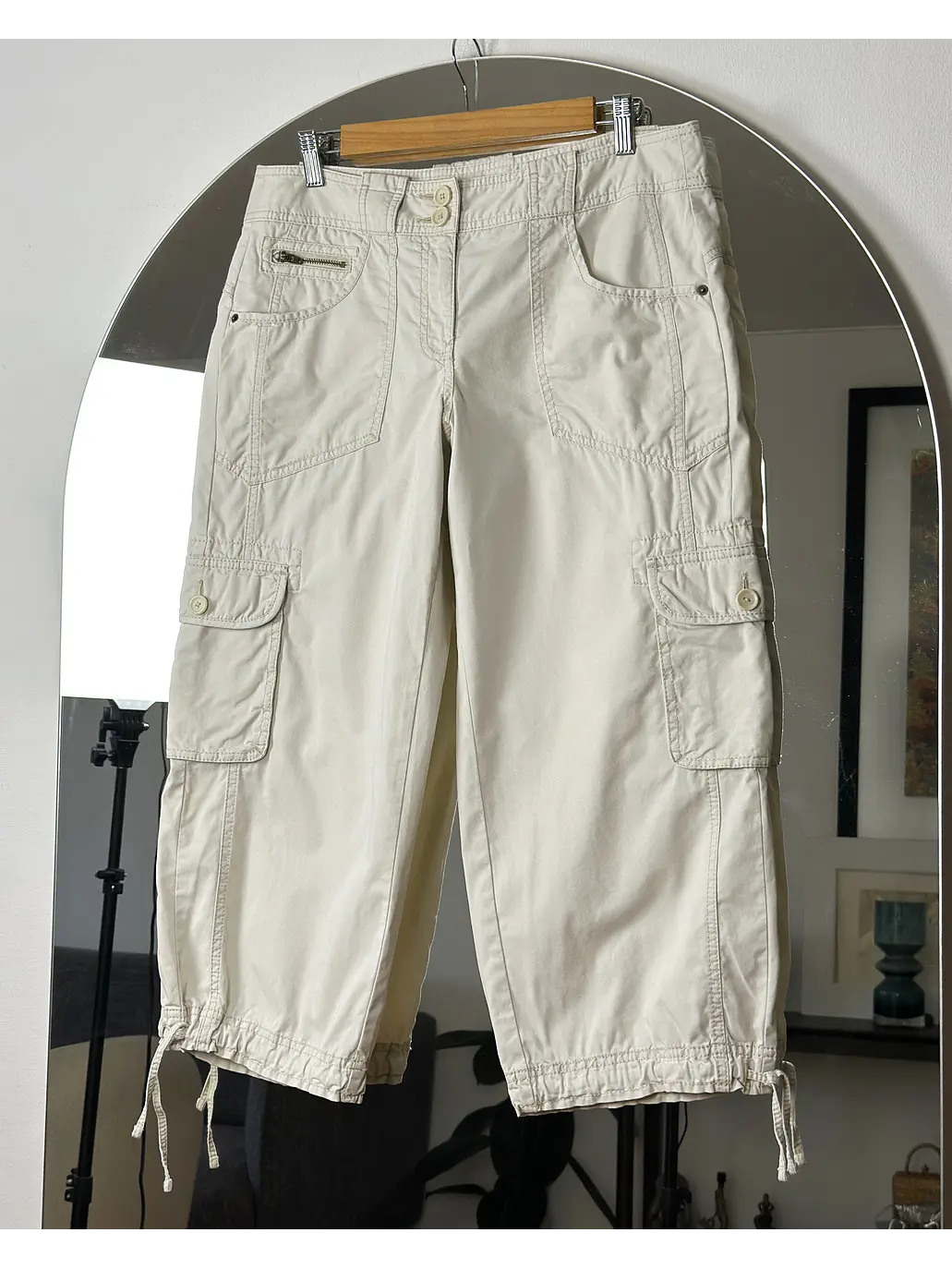 Pantalón capri beige  1