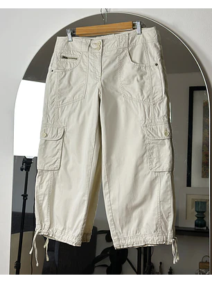 Pantalón capri beige 