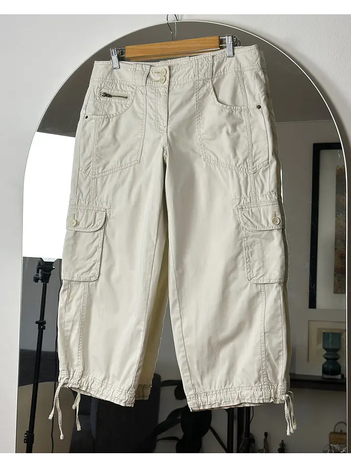 Pantalón capri beige  1