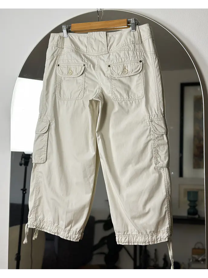 Pantalón capri beige  3
