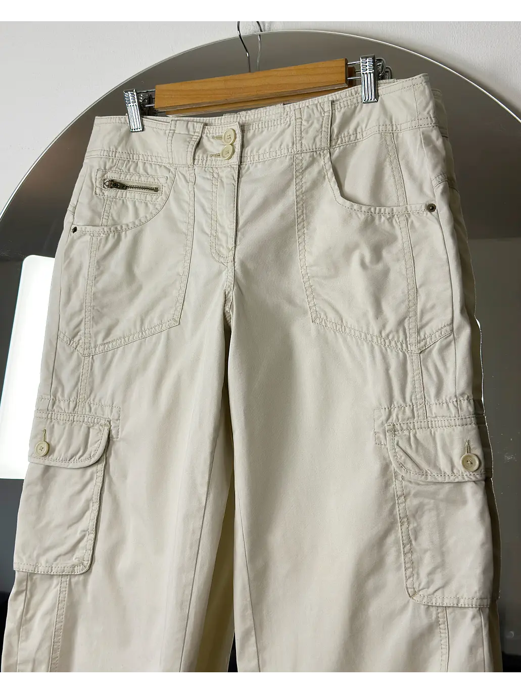 Pantalón capri beige  2