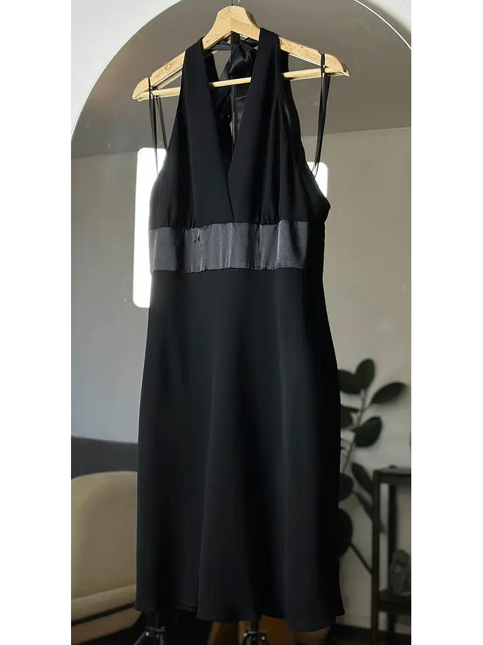 Vestido negro halter 1