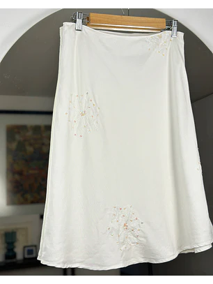 Falda blanca midi bordada
