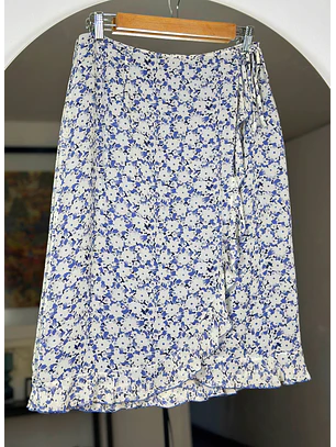 Falda floreada de seda 